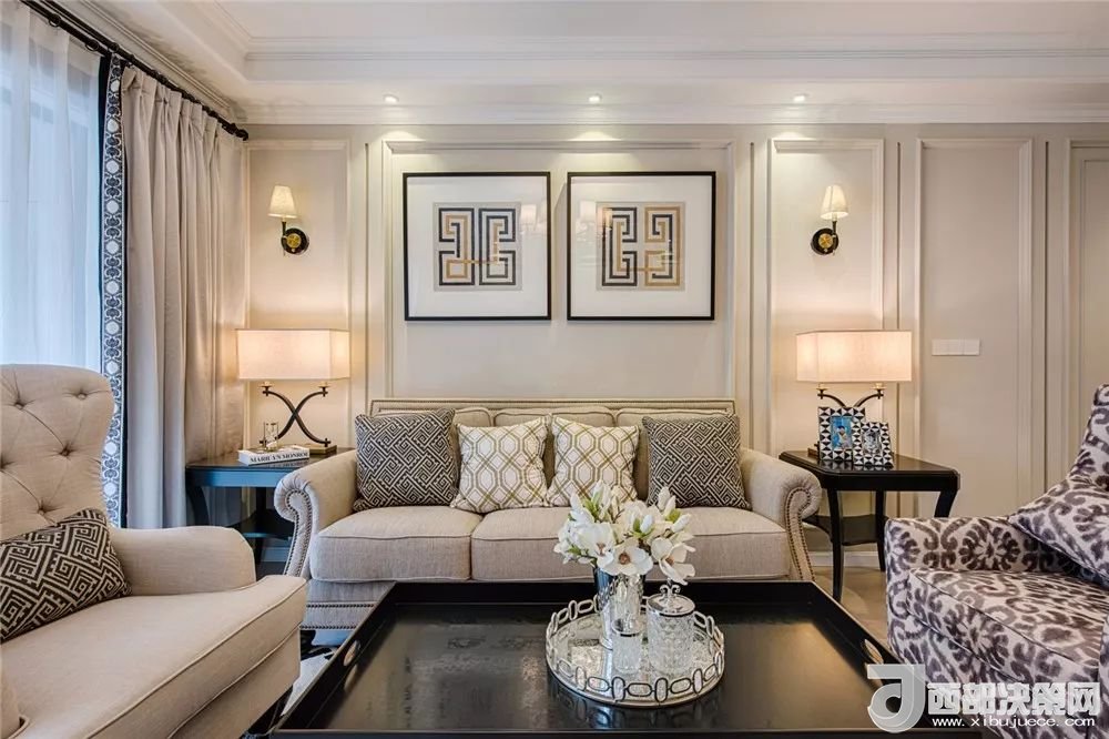 沙發(fā)背景墻選對裝飾畫，才能美了整個客廳空間！