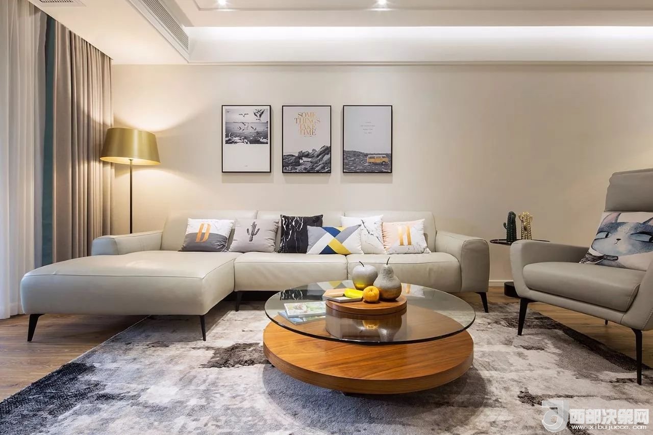 沙發(fā)背景墻選對裝飾畫，才能美了整個客廳空間！