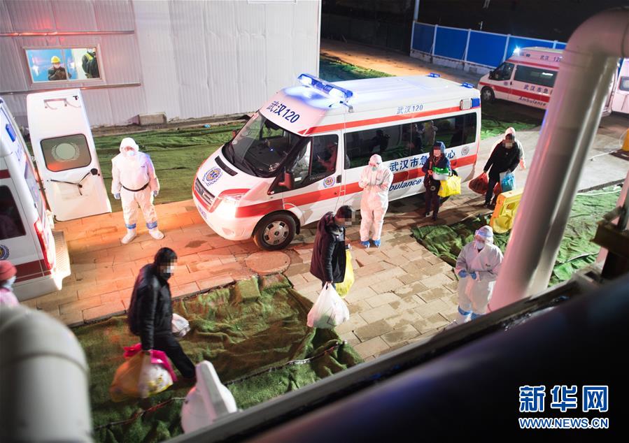 （聚焦疫情防控·圖文互動）（11）分秒必爭！一切為了治病救人——中國抗疫生命至上的生動實(shí)踐