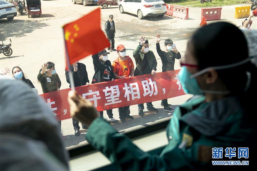 （聚焦疫情防控·圖文互動）（1）分秒必爭！一切為了治病救人——中國抗疫生命至上的生動實(shí)踐