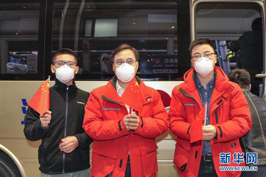 （聚焦疫情防控·圖文互動）（8）分秒必爭！一切為了治病救人——中國抗疫生命至上的生動實(shí)踐