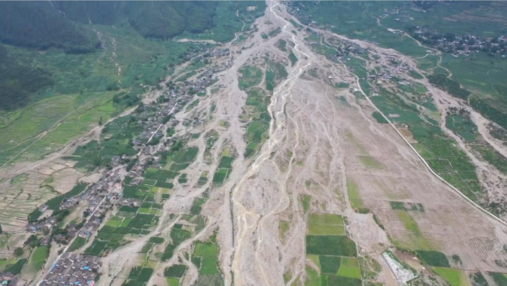 ▲圖為涼山冕寧山洪現(xiàn)場(chǎng)，來源：四川消防。