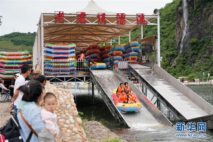 （新華全媒頭條·走向我們的小康生活·圖文互動(dòng)）（6）長城腳下，小康村串成“珍珠鏈”