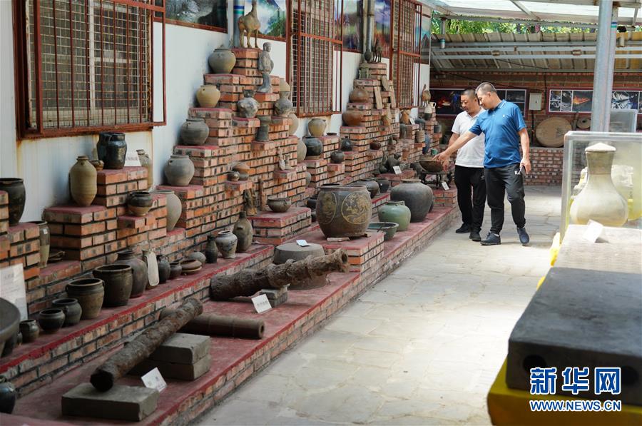 （新華全媒頭條·走向我們的小康生活·圖文互動(dòng)）（9）長城腳下，小康村串成“珍珠鏈”